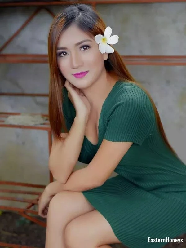 Ella Profile image 1