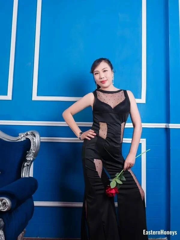 Yanhong Profile image 2