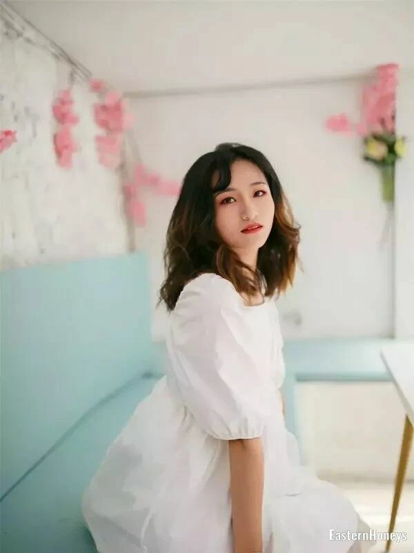 Rongzhen Profile image 3