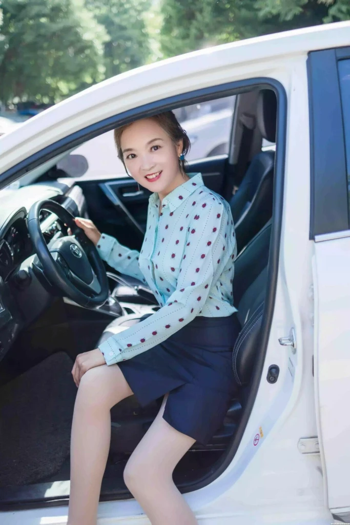 Elisa Profile image 3