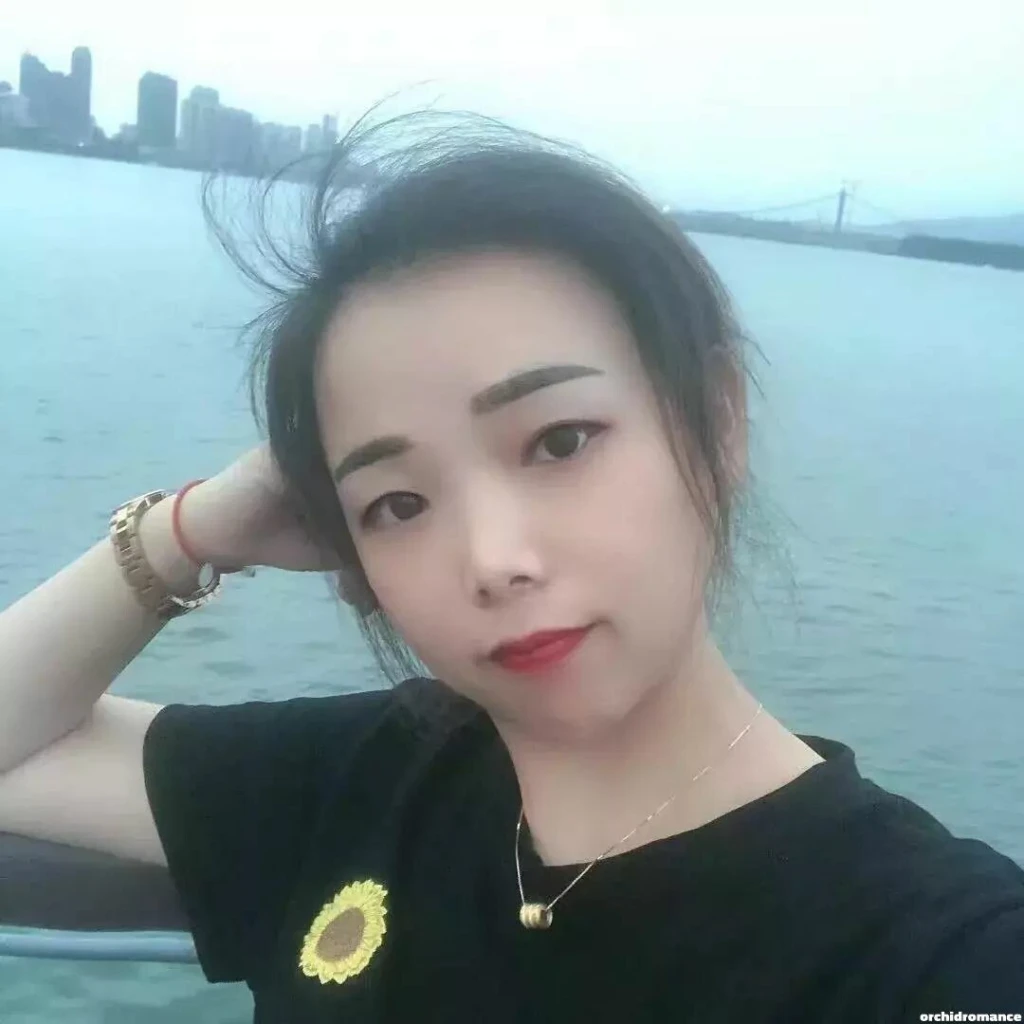 Eva Profile image 3