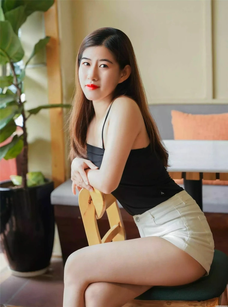 Le Profile image 2