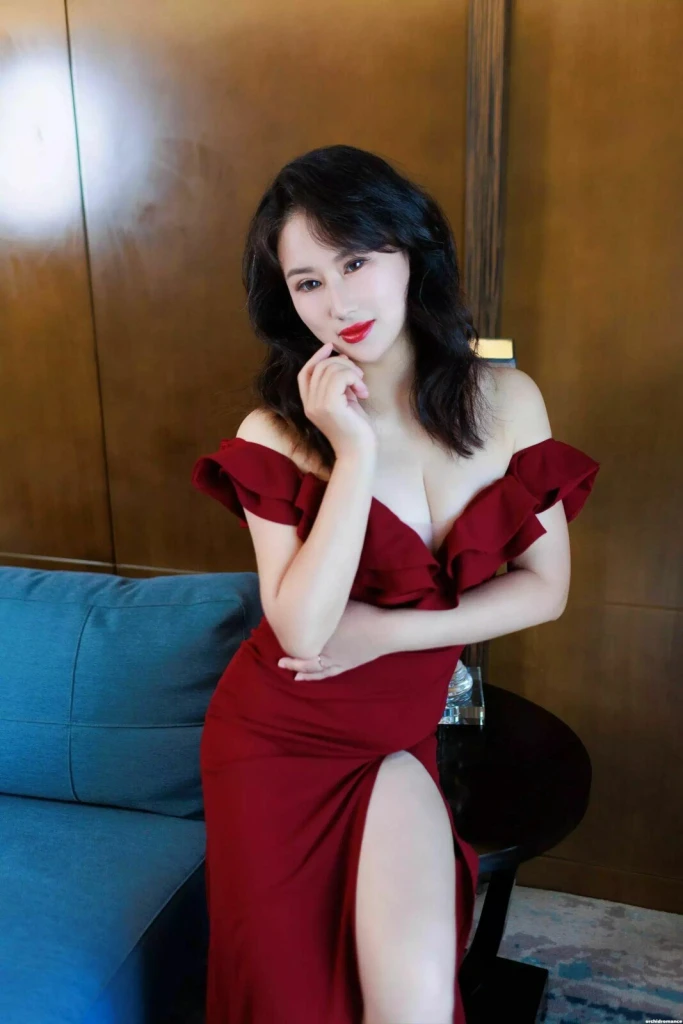 Aizhi Profile image 3