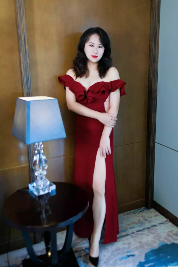 Aizhi Profile image 4