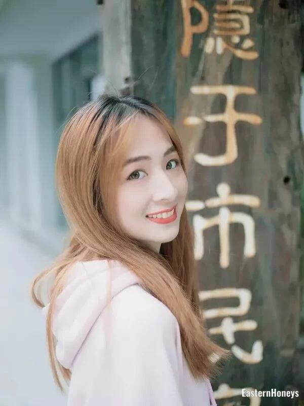 Runjie Profile image 1