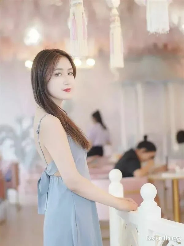 Yan TIng Yan Profile image 1