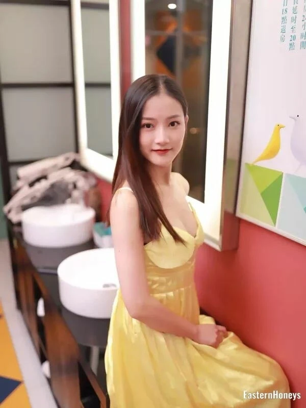 Lianying Profile image 3