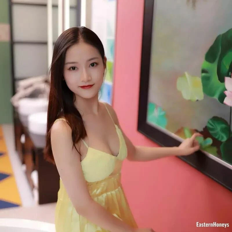 Lianying Profile image 4
